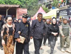 Empat Abad Seren Taun Sinaresmi, Menolak Punah di Era Modernisasi
