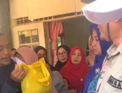 Sapa Keluarga Duka, Ketua PKK Kabupaten  Sukabumi Pastikan Korban Kebakaran Nyalindung Tak Berjuang Sendiri