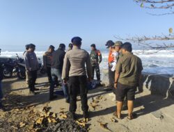 Mayat Perempuan Bertato Ditemukan Tergeletak di Pantai Karanghawu Cisolok