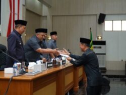 Rapat Paripurna ke-18: Fraksi DPRD Sukabumi Sampaikan Pandangan Umum Terhadap Raperda Perubahan APBD