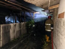 Picu Kepanikan Warga, Kios Risol di Jampangkulon Kebakaran Dini Hari