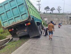 Tiga Truk Terlibat Tabrakan Beruntun di Sukabumi, Satu Sopir Terluka