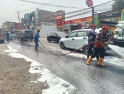 Tumpahan Oli 1 Km di Jalan Siliwangi Cibadak Sukabumi, Satu Pemotor Terjatuh