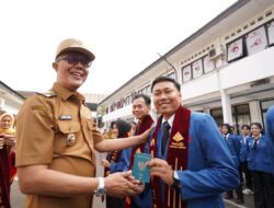 Wali Kota Lepas Peserta Pasim Go untuk Bekerja ke Luar Negeri